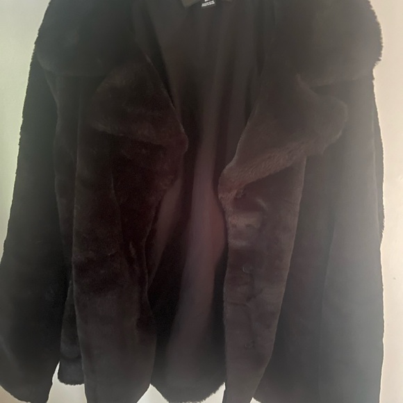 Like new Badgley Mischka Faux Fur Black short coat medium - Picture 2 of 5